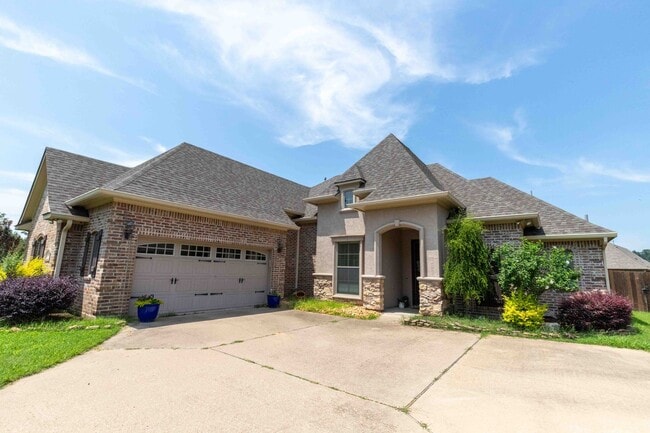 Building Photo - Beautiful 3 bedroom/2 Bathroom Home in Dogwood