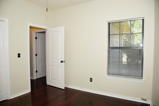 Building Photo - 116 Baywind Dr