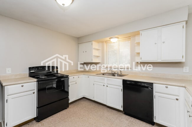 Building Photo - 5732 Cromley Dr