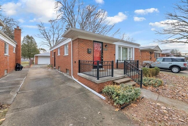 Building Photo - 3945 Harding St