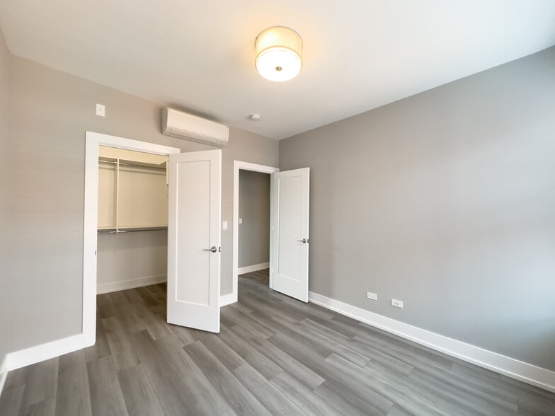 Building Photo - 3924 N Janssen Ave