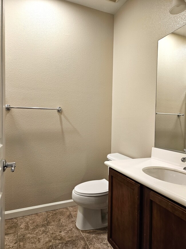 Building Photo - 143 W Saltillo Ln