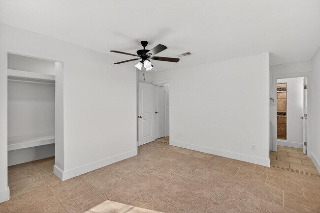 Building Photo - 670 Woodland Acres Dr