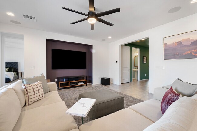 Building Photo - 9735 E Carr Peak Trl