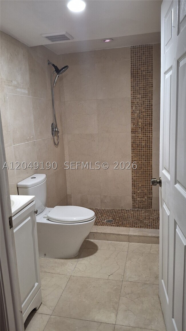 Building Photo - 9255 SW 125th Ave