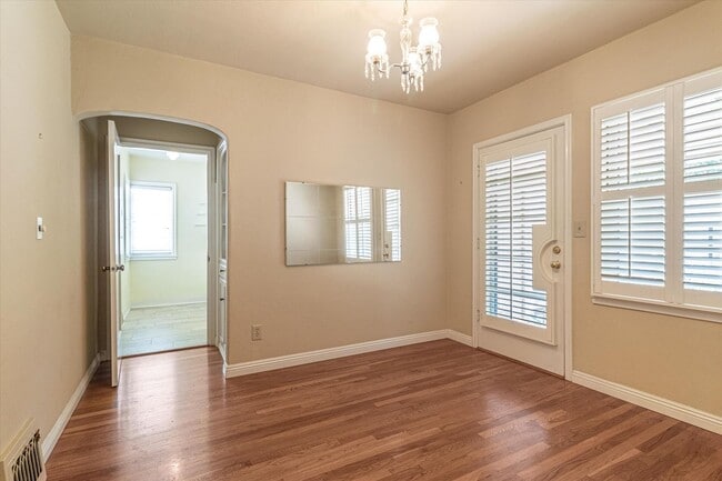 Building Photo - Charming Home in San Jose!