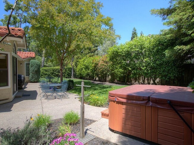 Building Photo - 4 br, 2.5 bath House - 104 Woodranch Circle