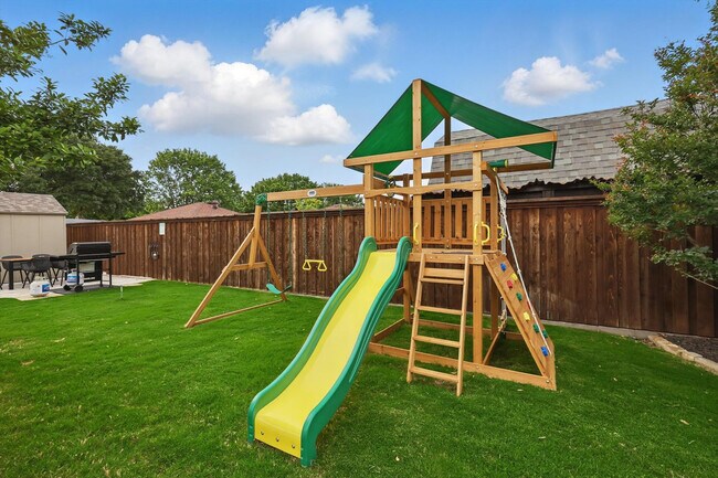 Building Photo - 328 Shawnee Trail