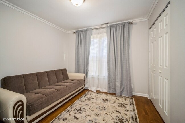 Building Photo - 1413 Sutton Ct