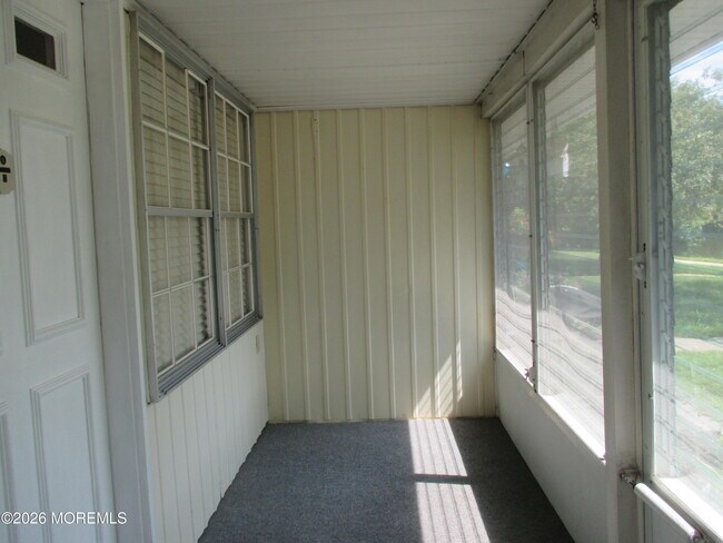 Building Photo - 363B Chesterfield Ct