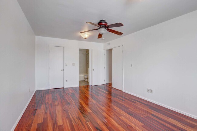 Building Photo - $1,825 - 2 Bed, 2 Bath Condo in Denver wit...