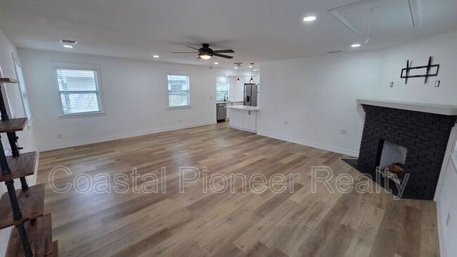 Building Photo - 5420 29th Ave S