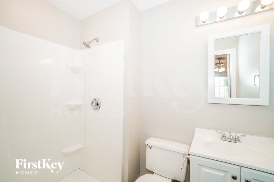 Building Photo - 2882 Torrey Pines Dr