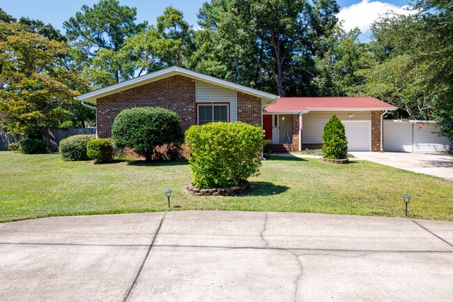 Primary Photo - 606 Hilliard Dr