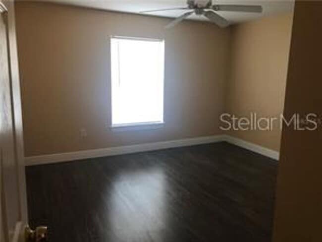 Building Photo - 5483 Vineland Rd