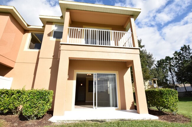 Building Photo - Beautiful 3 Bed 2.5 Bath Gated Condo for R...