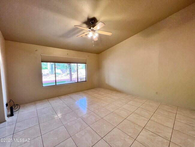 Building Photo - 8679 N Ahwatukee Way