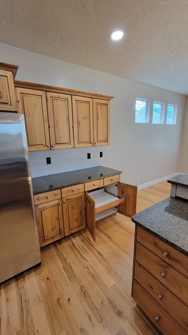 Building Photo - 3993 N Heritage View Ave