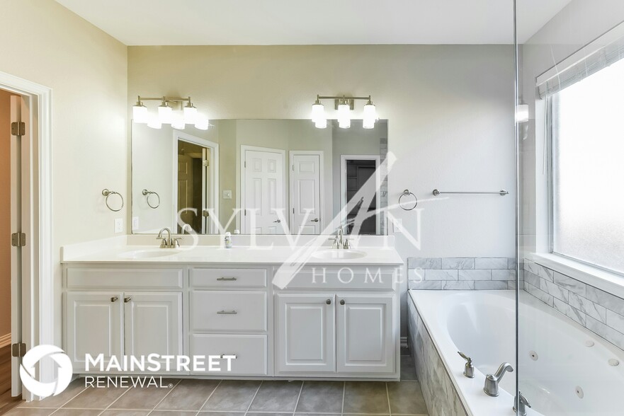 Building Photo - 13673 Saddlewood Dr