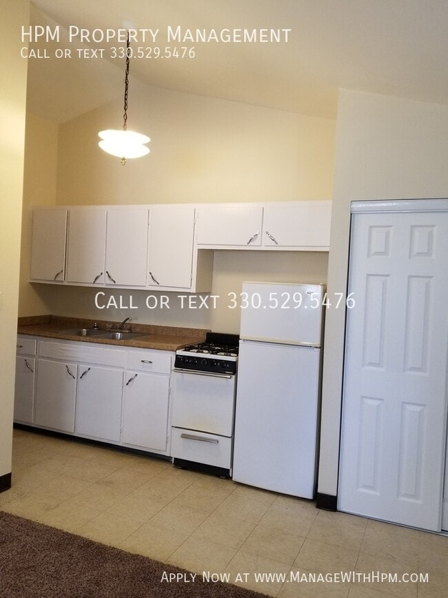 Building Photo - 2381 Newton-