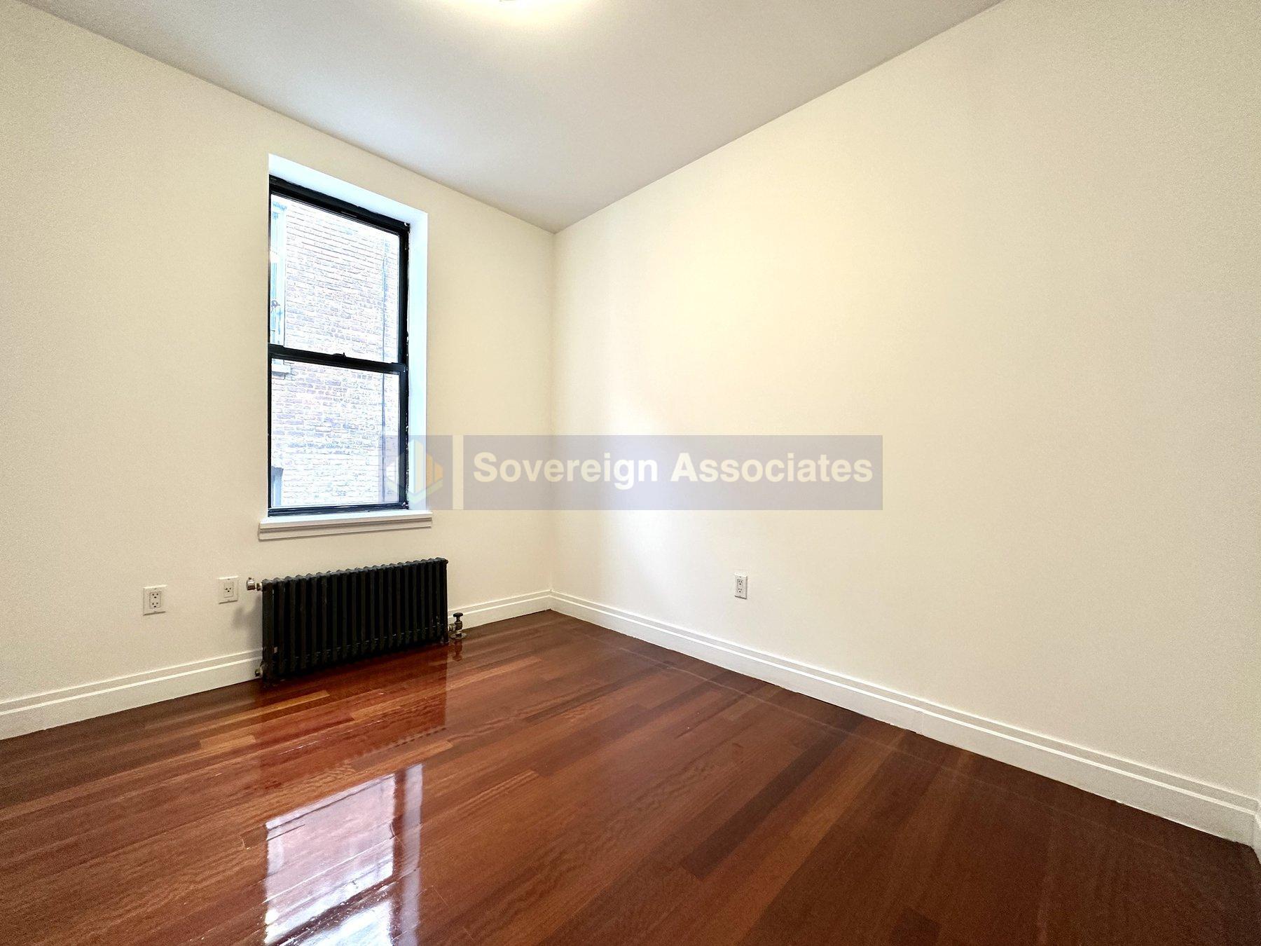 Building Photo - 607 W 137th St