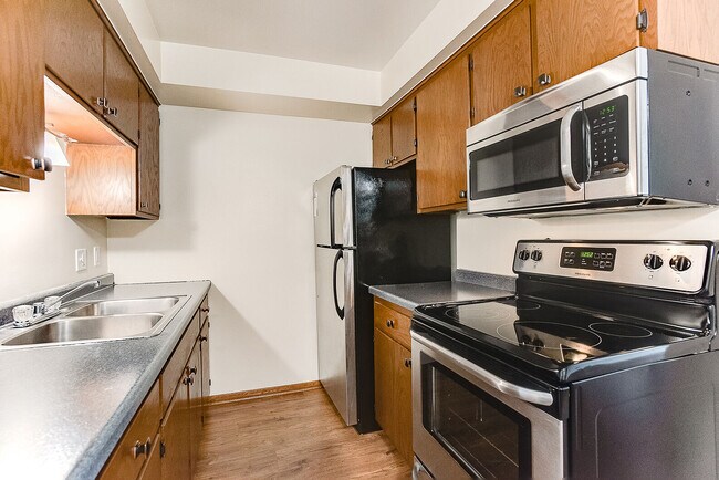 Building Photo - Mark Court Apartments