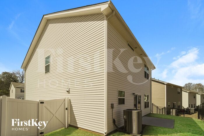 Building Photo - 6310 Mosley Glen Dr