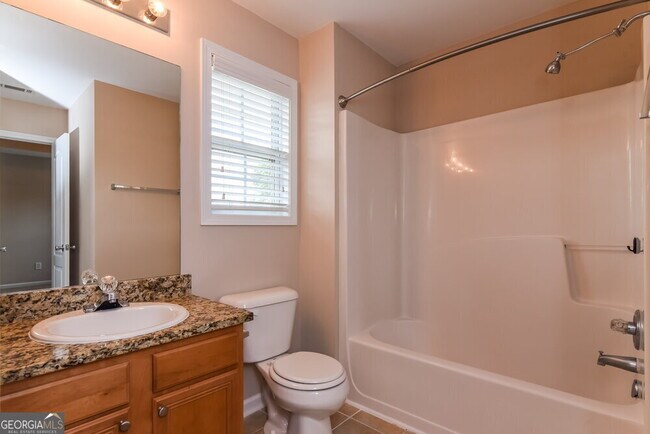 Building Photo - 917 Southfork Dr