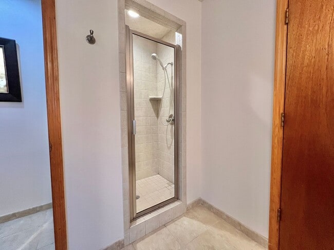 Building Photo - Fabulous house in Avondale on the East sid...