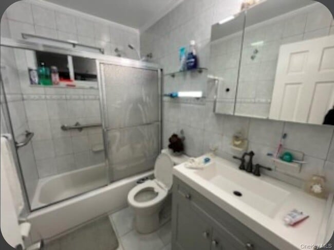 Building Photo - 82 Clark St