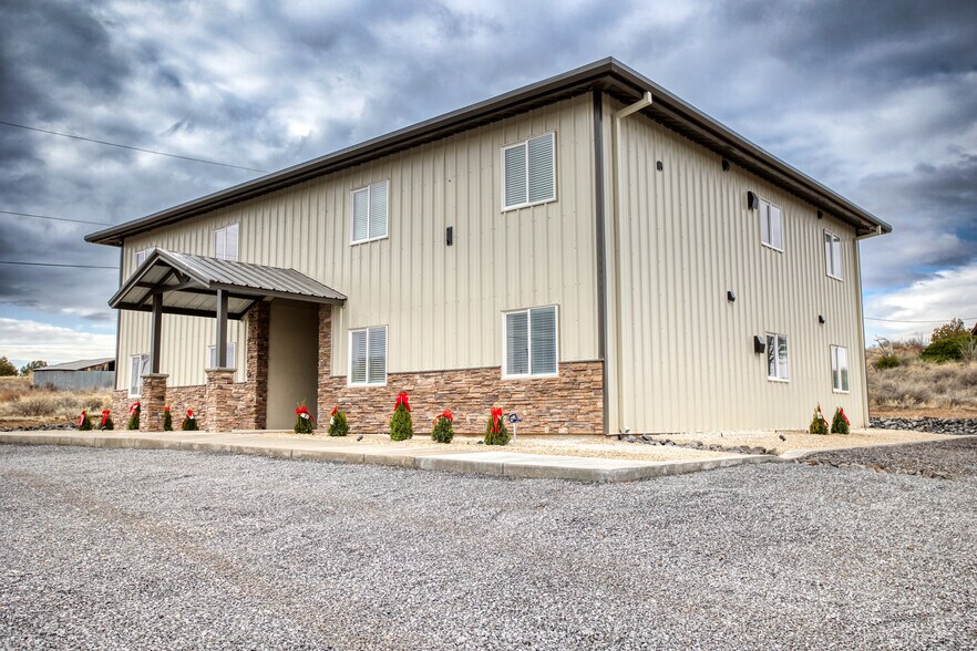 Building exterior - 731 W 6th St S