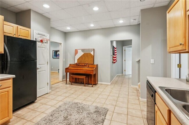 Building Photo - 4750 Spring Wood Trace