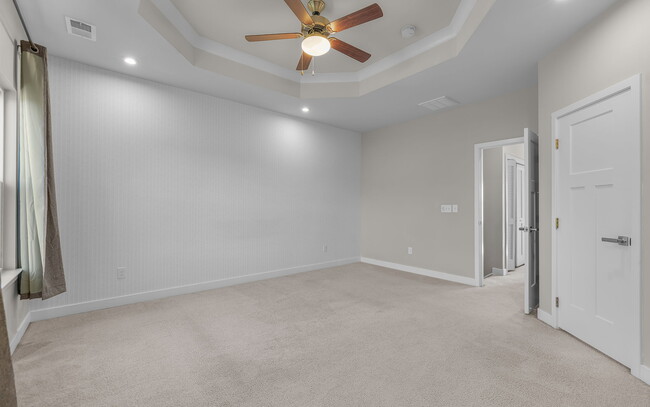 Building Photo - 436 Westport St