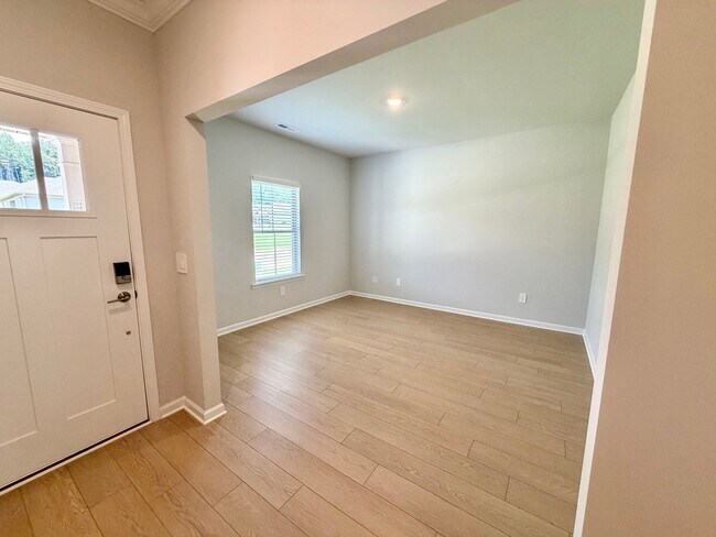 Building Photo - 202 Cobbdale Park Dr