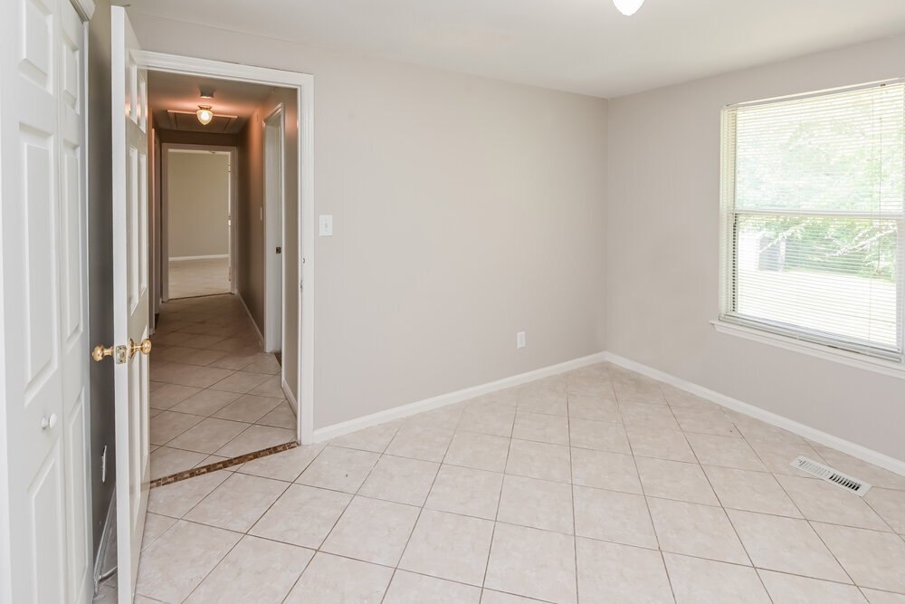Building Photo - 3204 Old House Cir