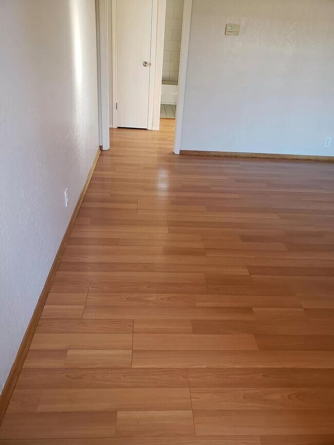 Building Photo - 488 April Way