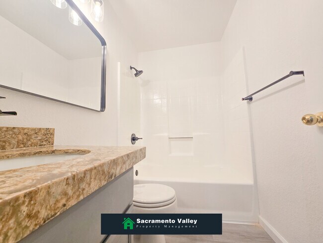 Building Photo - 6916 Shady Woods Way