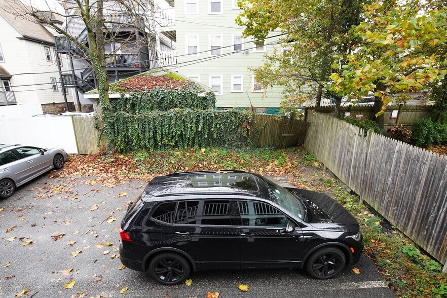 Building Photo - 95 Dix St