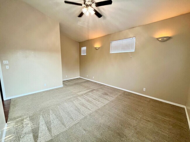 Building Photo - 910 Keith Ln
