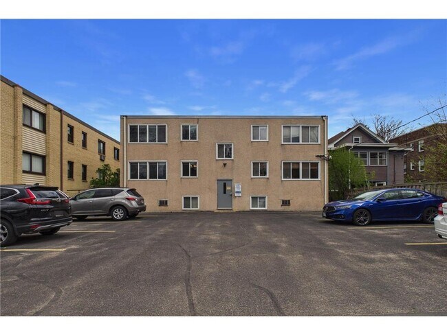 Building Photo - 2706 Humboldt Ave S