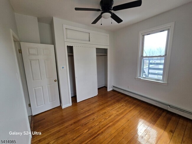 Building Photo - 133 William St