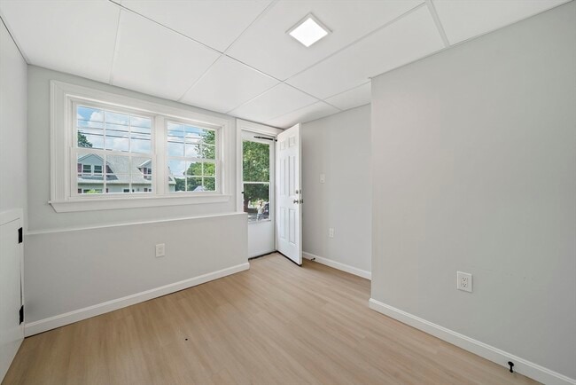 Building Photo - 6 Skyview Rd