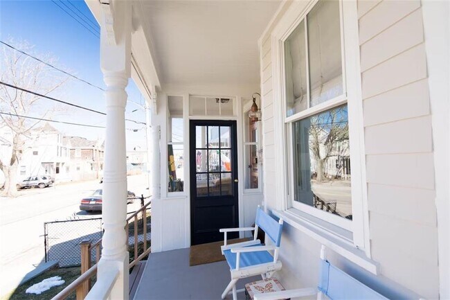 Building Photo - 16 Carroll Ave