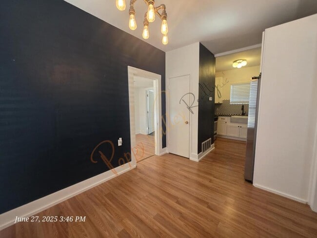 Building Photo - 305 Grandview Ave