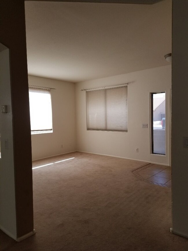 Building Photo - FREE RENT OAC  4 bedroom  3 car garage RV Gate