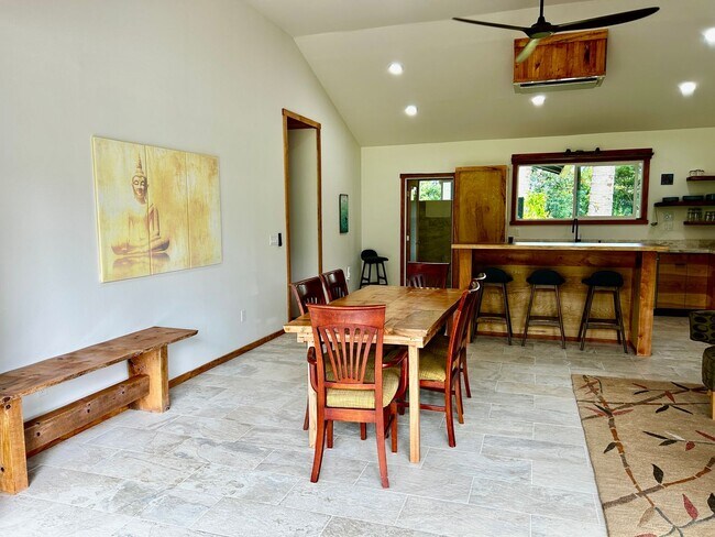 Building Photo - Brand New Luxury Furnished 3 bed 2 bath Ho...