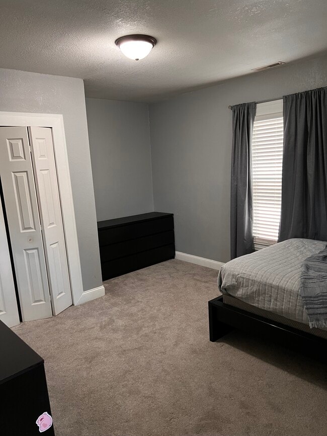 Building Photo - 713 Kearney St