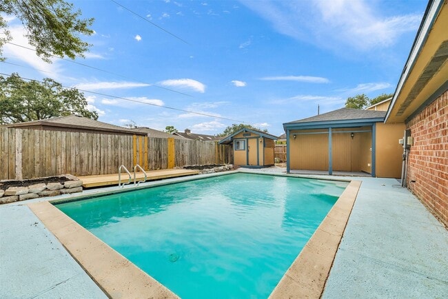 Building Photo - 9806 Sagebark Dr