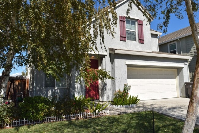 Building Photo - Beautiful 4-Bedroom Home for Lease in Trac...