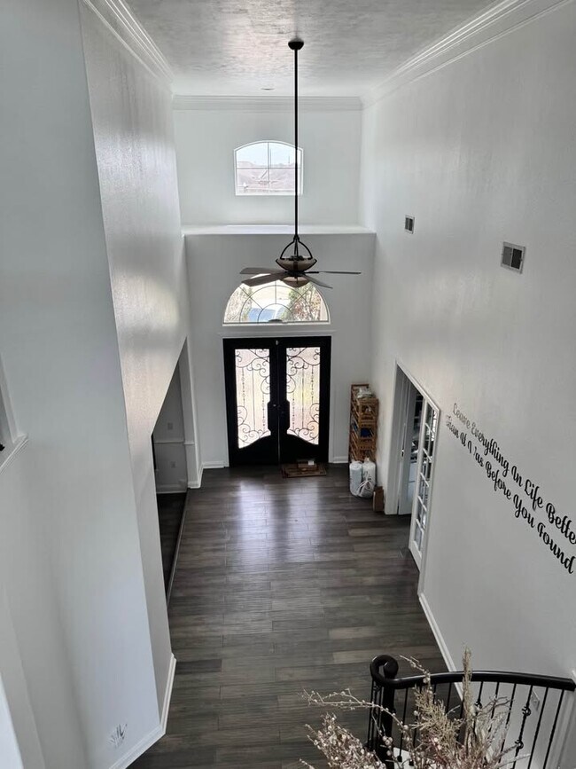 Building Photo - 8 Cypress Point Ct